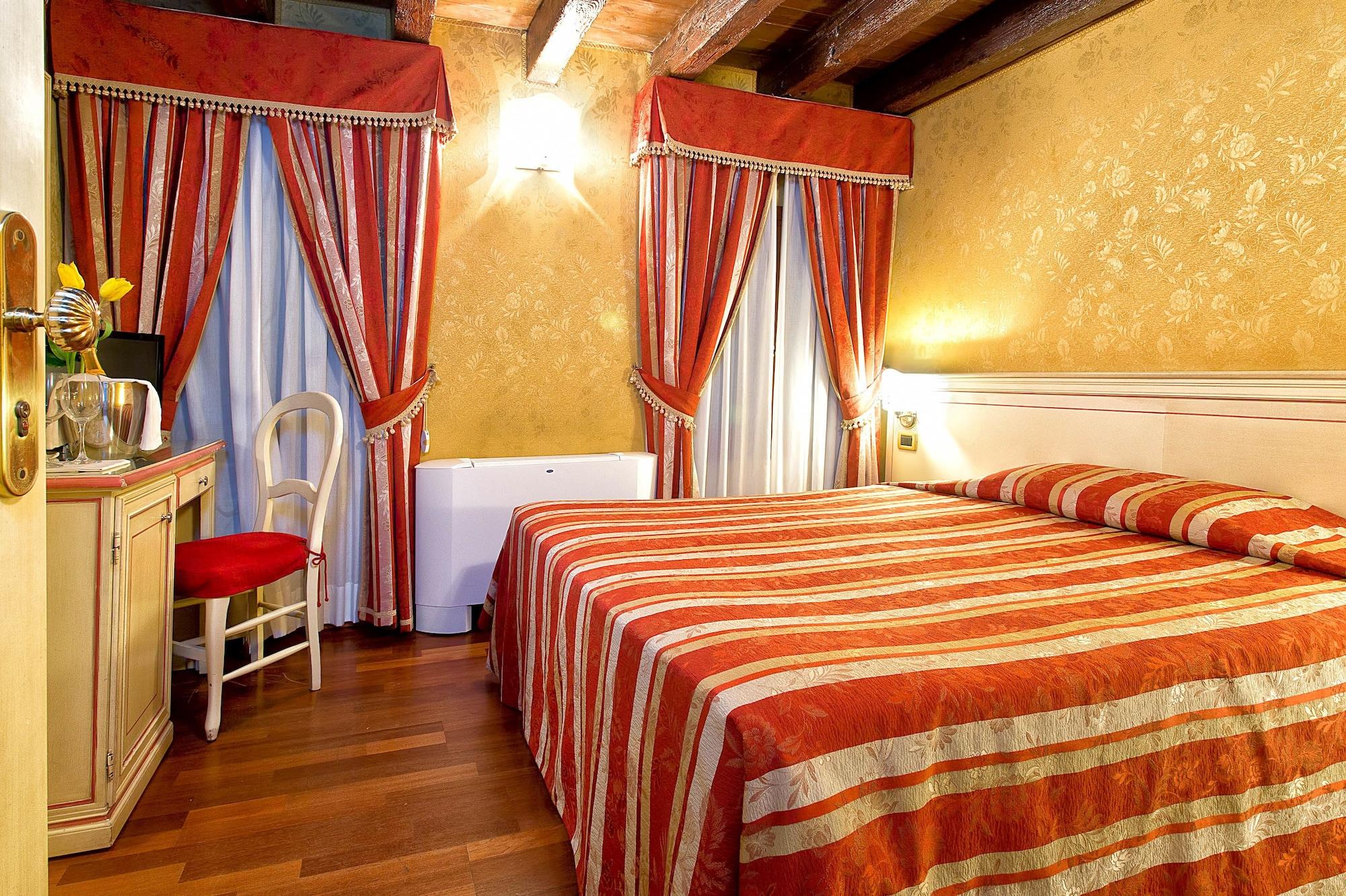 Ca' San Polo Hotel Venice Exterior photo