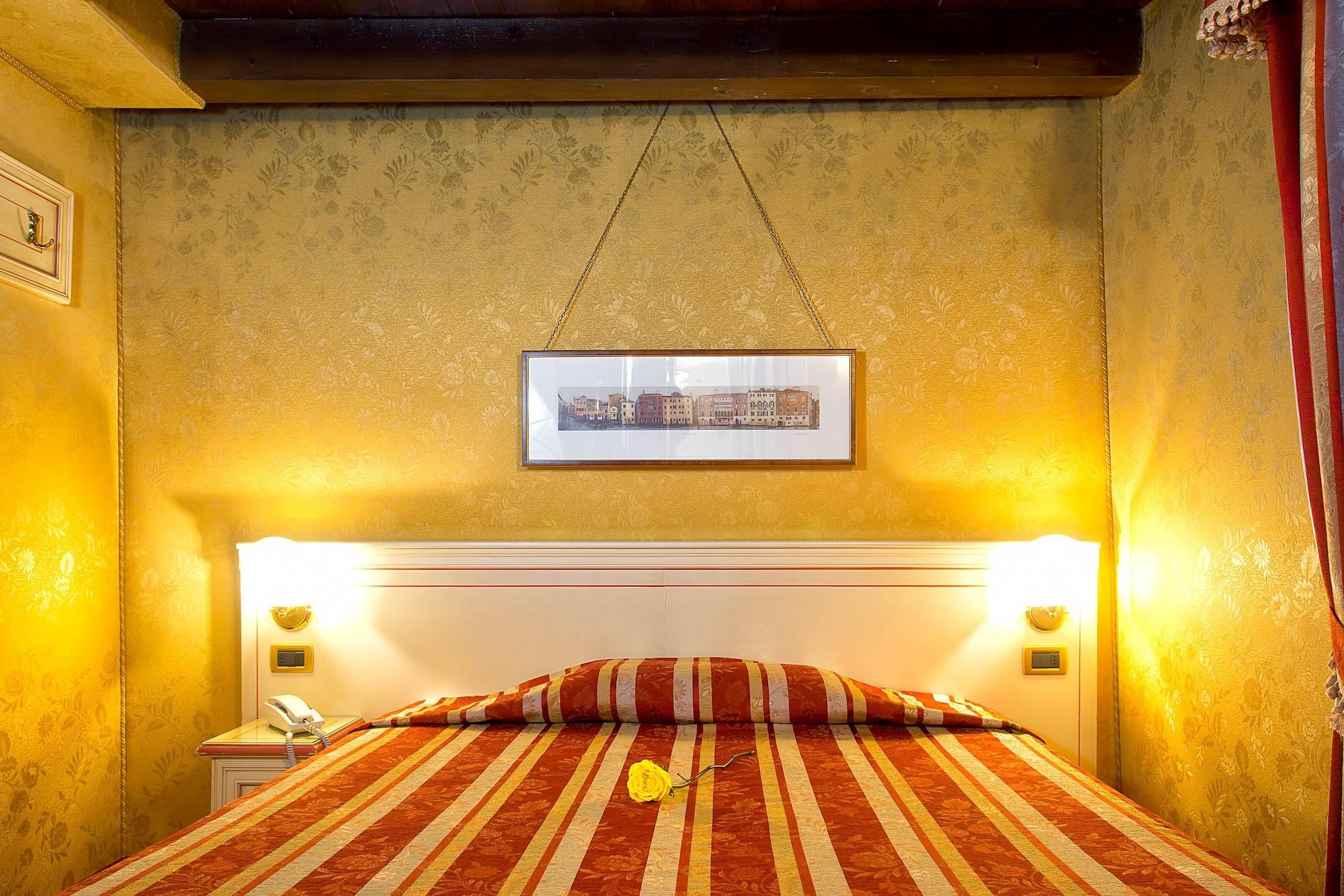 Ca' San Polo Hotel Venice Exterior photo